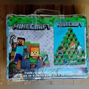 TWIN / FULL SIZE MINECRAFT BLANKET